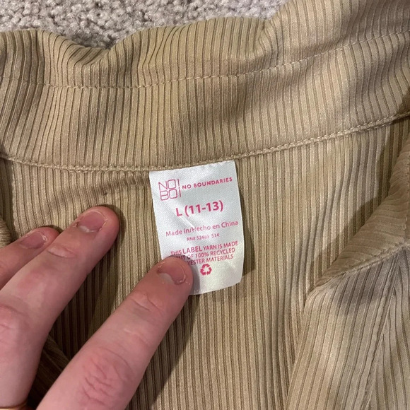 No Boundaries Cropped Button Up Top - Picture 3 of 6